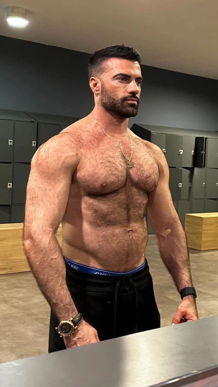 Men gym workout camaraderie